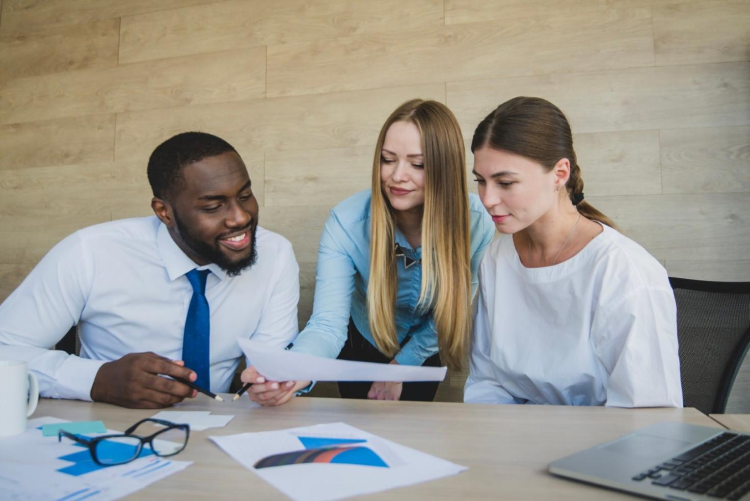 Análisis de inversión y control financiero para nuevas empresas